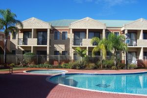 Country Comfort Inter City Perth Hotel  Apartments - Accommodation Mount Tamborine