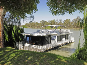 Boats and Bedzzz - The Murray Dream self-contained moored Houseboat - Accommodation Mount Tamborine