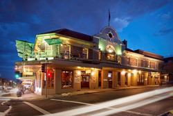Town Hall Hotel - Accommodation Mount Tamborine